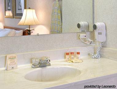 Elkins Inn And Suites Room photo